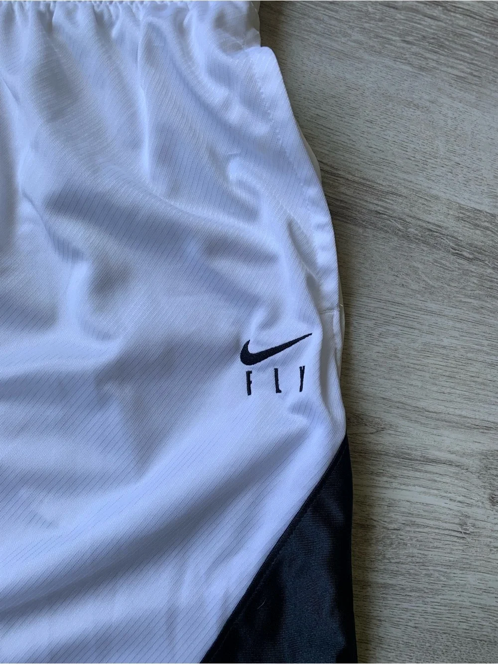 NWT Nike Dri-FIT Isofly Women's Basketball Shorts white/black size medium
